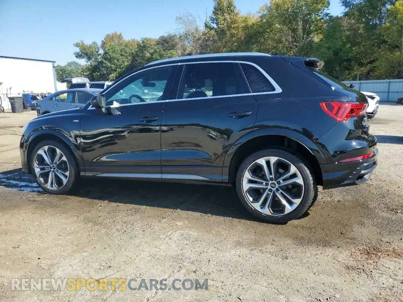 2 Photograph of a damaged car WA1EECF37M1114016 AUDI Q3 2021