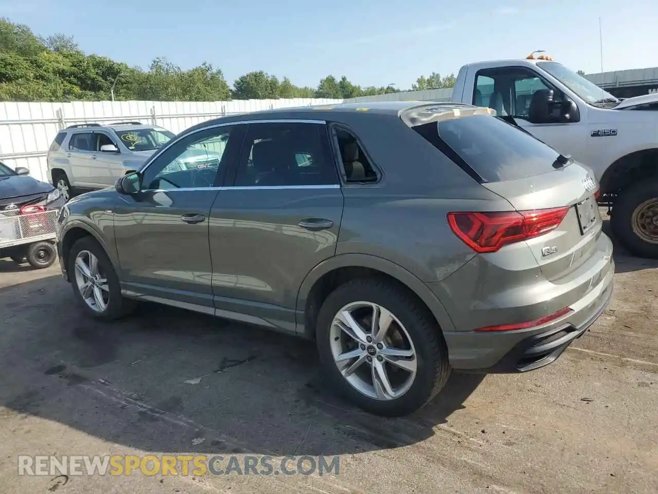 2 Photograph of a damaged car WA1EECF38M1031923 AUDI Q3 2021