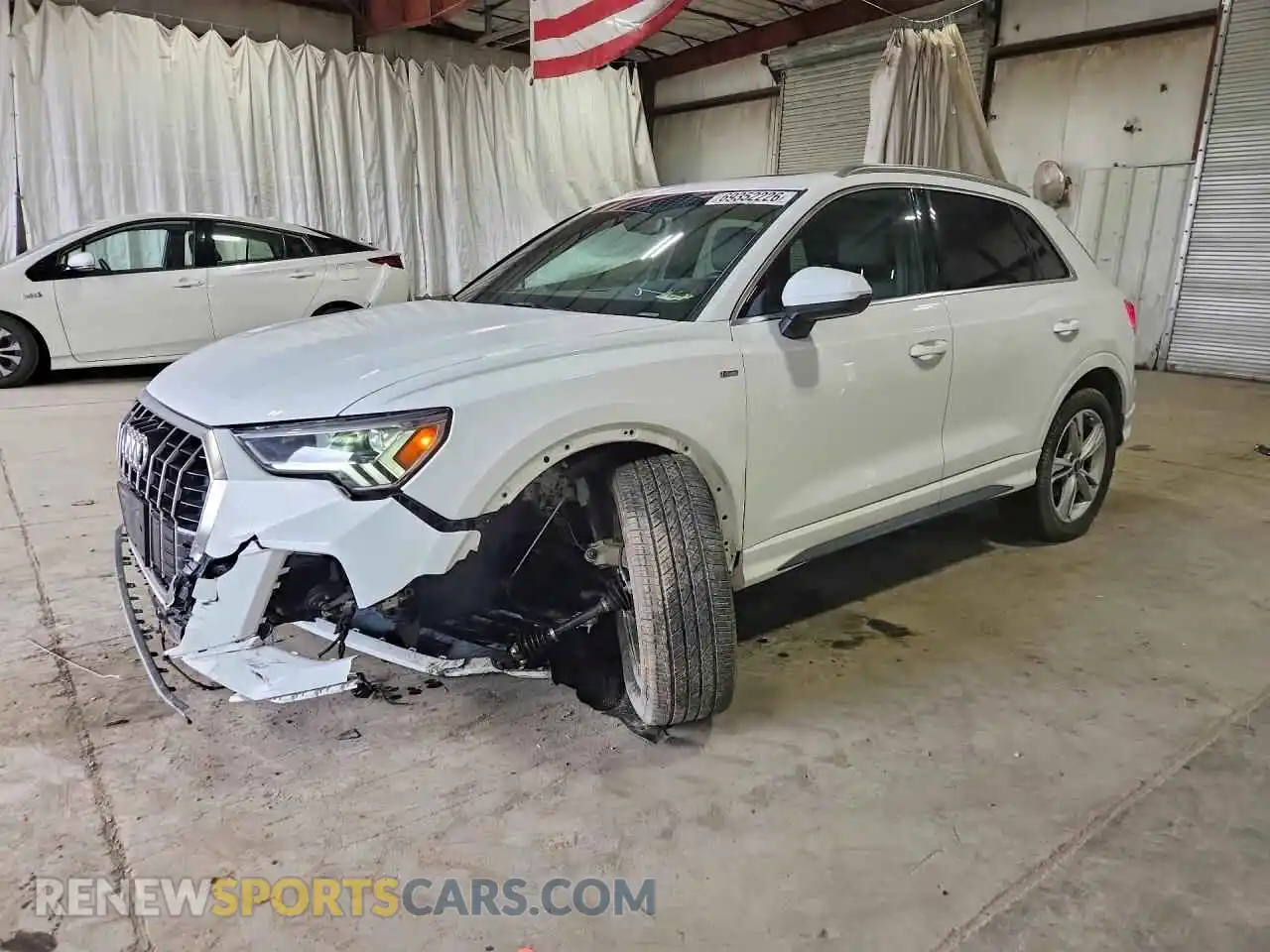 1 Photograph of a damaged car WA1EECF38M1152340 AUDI Q3 2021