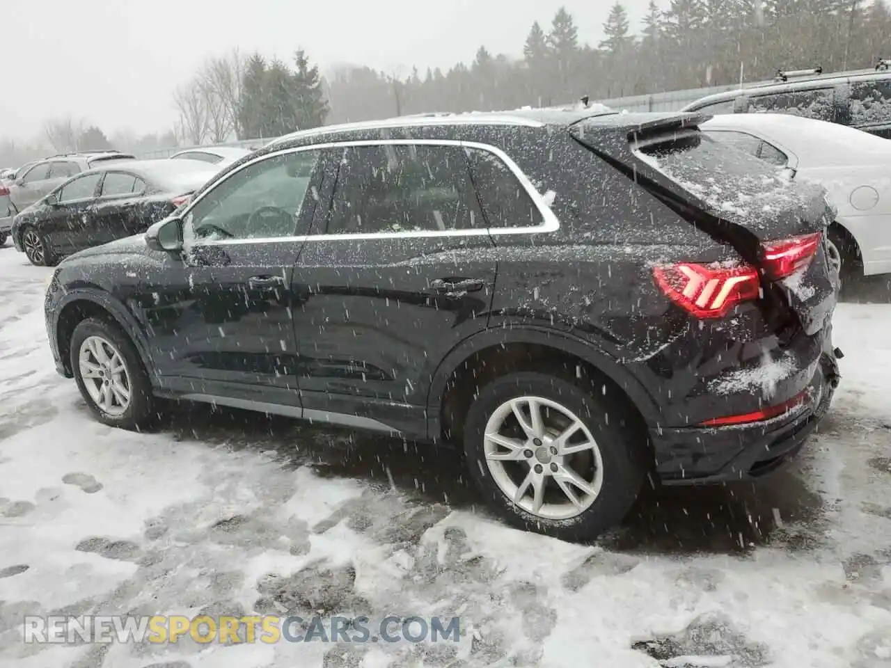 2 Photograph of a damaged car WA1EECF39M1064221 AUDI Q3 2021