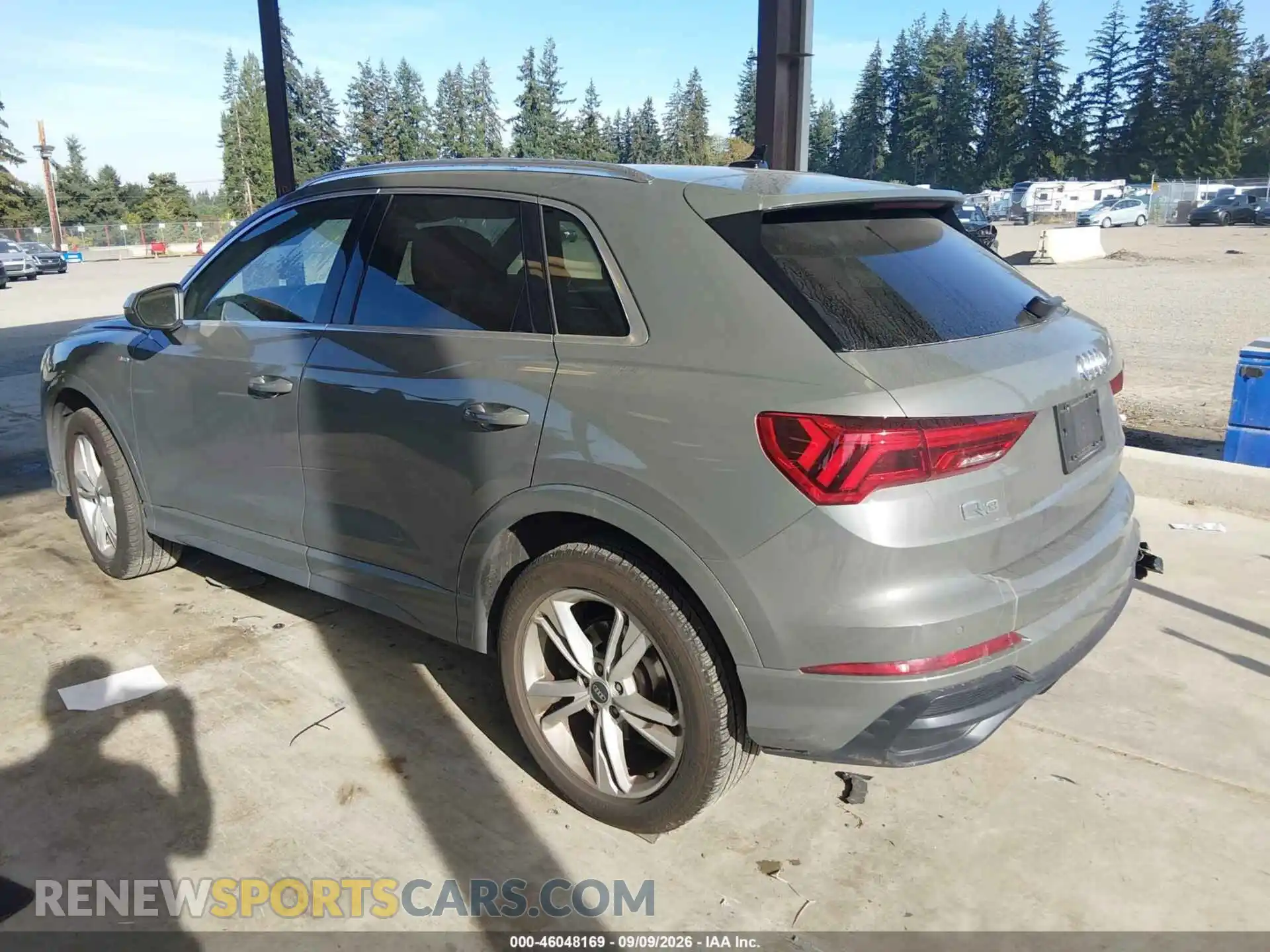3 Photograph of a damaged car WA1FECF32M1050584 AUDI Q3 2021