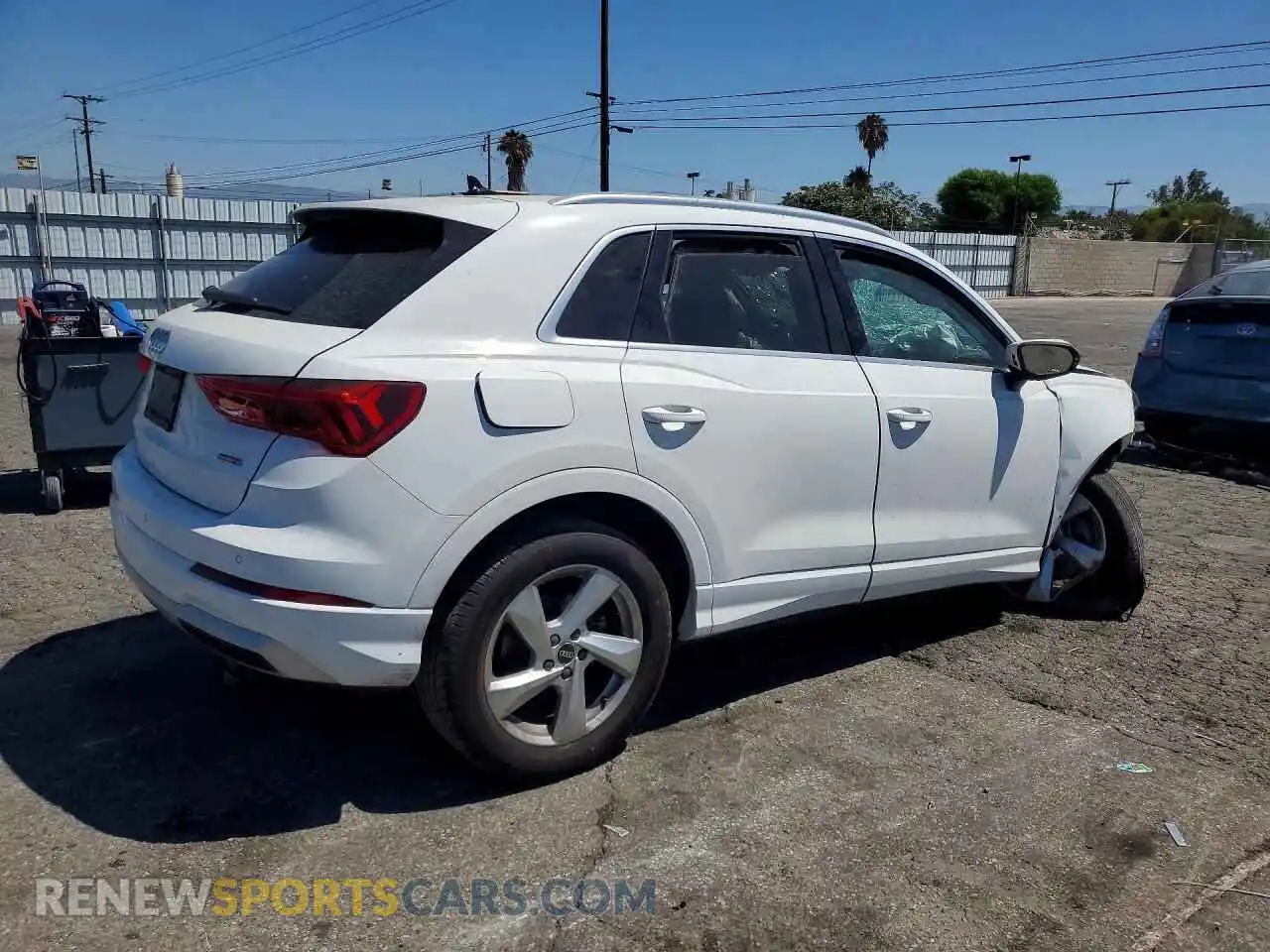 3 Photograph of a damaged car WA1AUCF34N1035650 AUDI Q3 2022