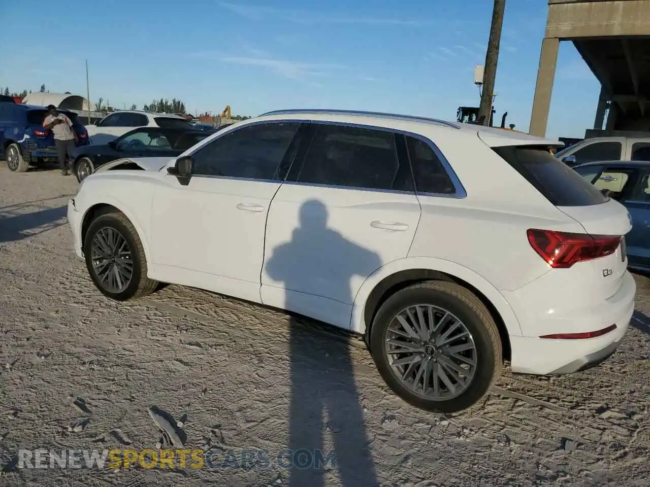 2 Photograph of a damaged car WA1AUCF39N1005673 AUDI Q3 2022