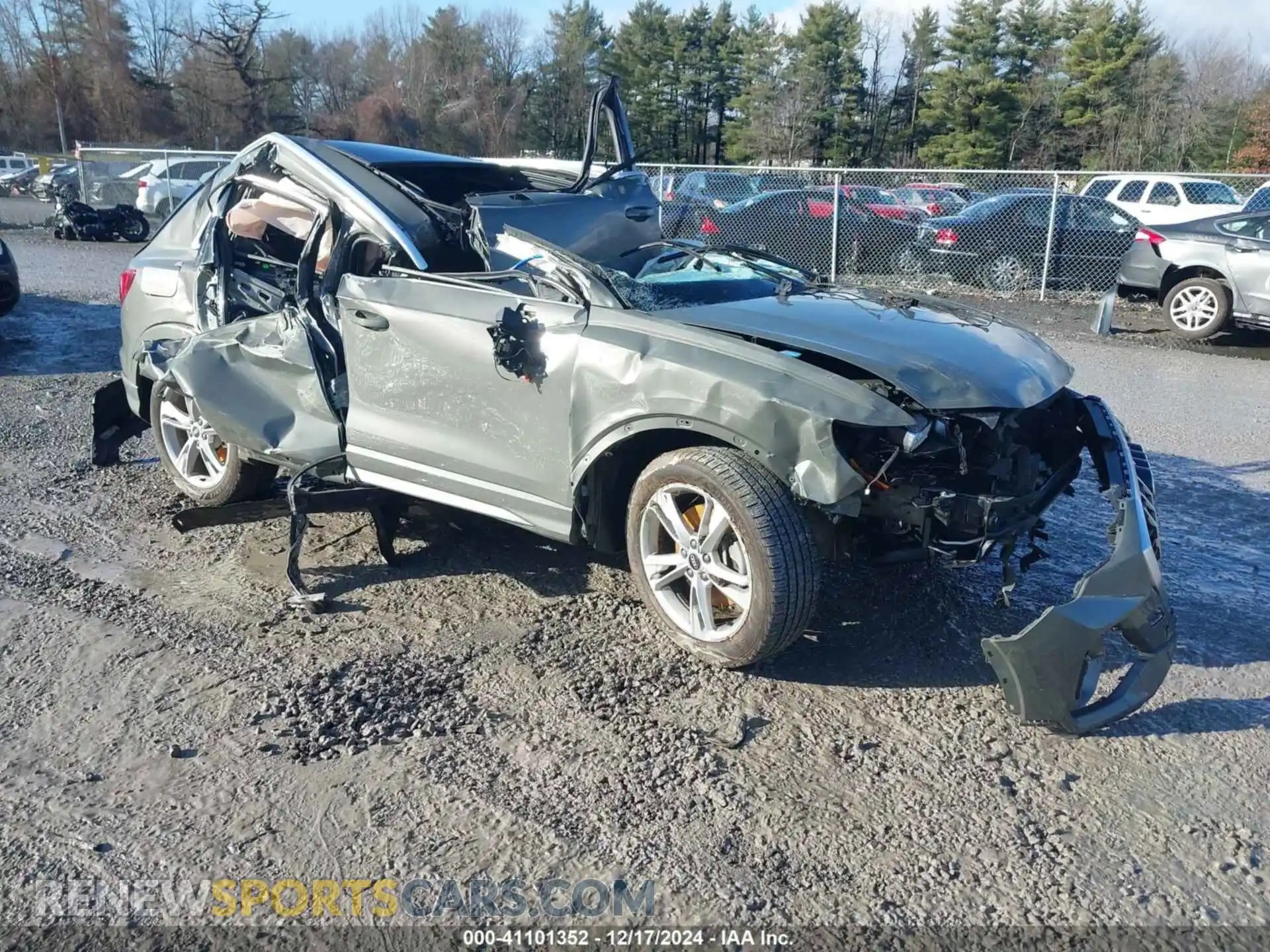 1 Photograph of a damaged car WA1DECF30N1005992 AUDI Q3 2022