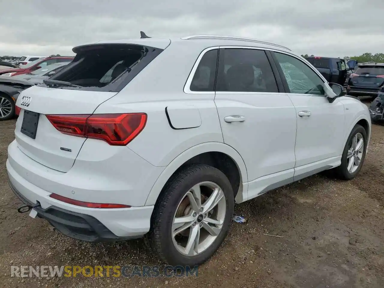 3 Photograph of a damaged car WA1DECF30N1141684 AUDI Q3 2022