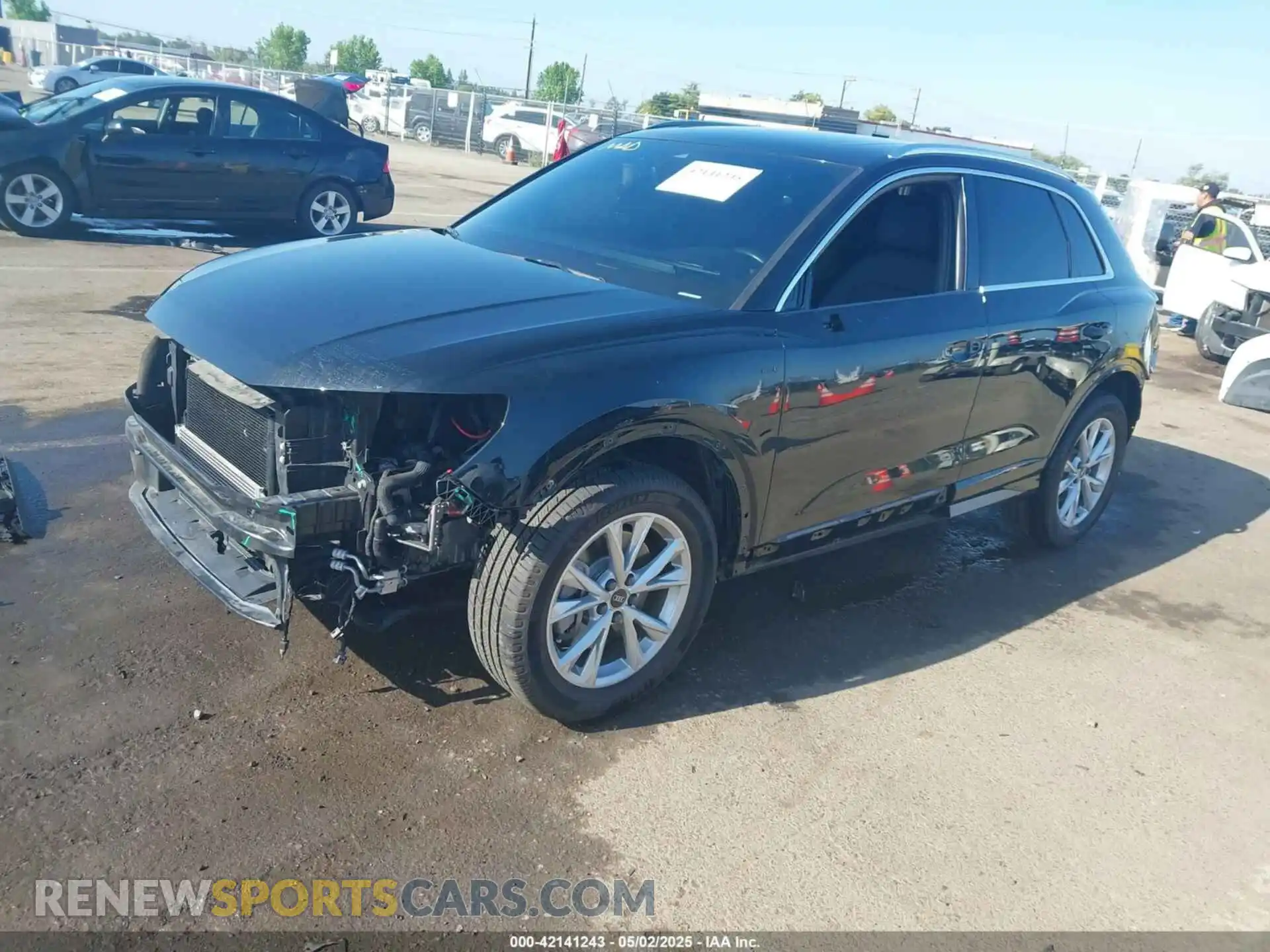 2 Photograph of a damaged car WA1DECF32N1022633 AUDI Q3 2022