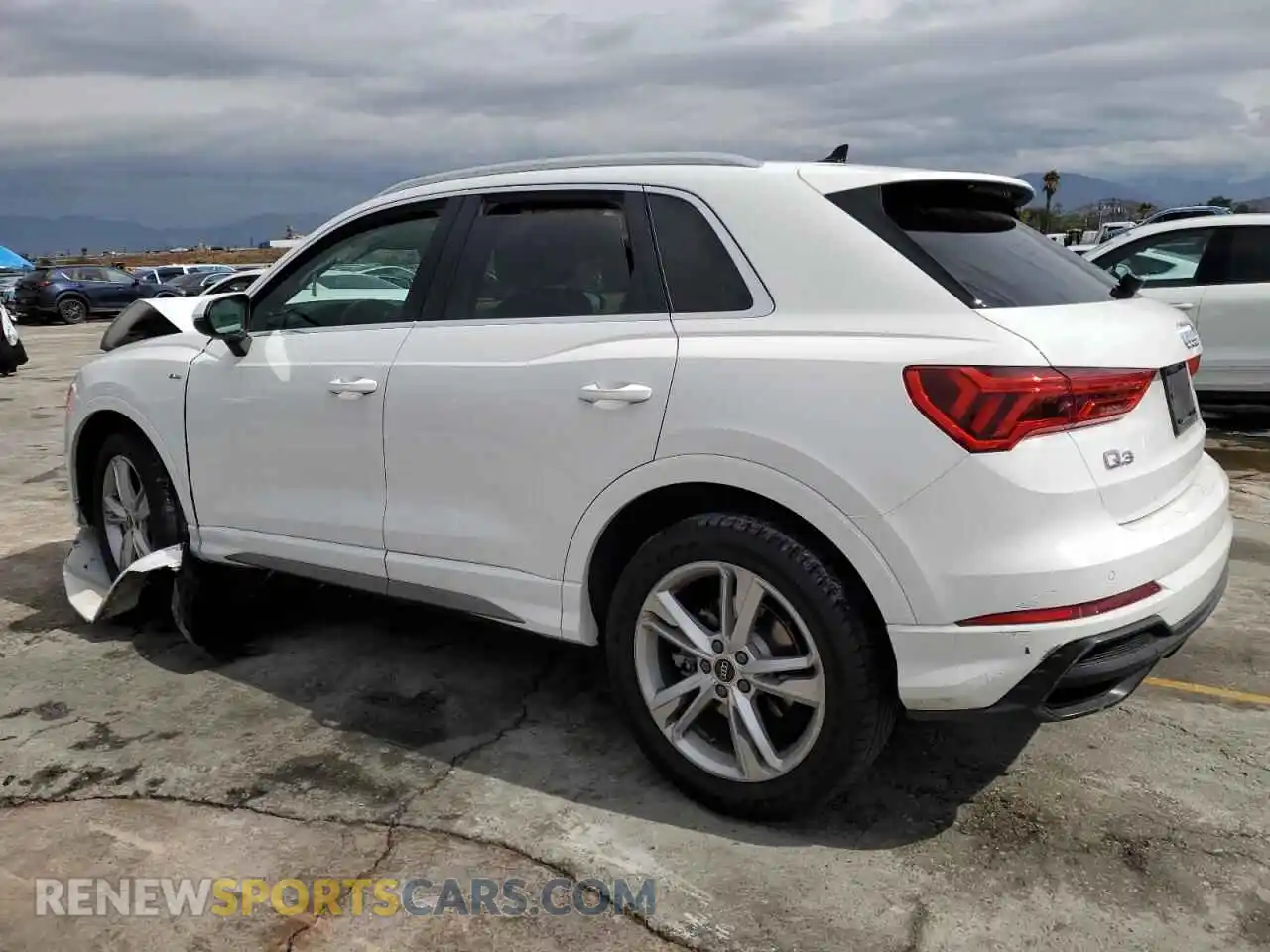2 Photograph of a damaged car WA1DECF33N1129223 AUDI Q3 2022