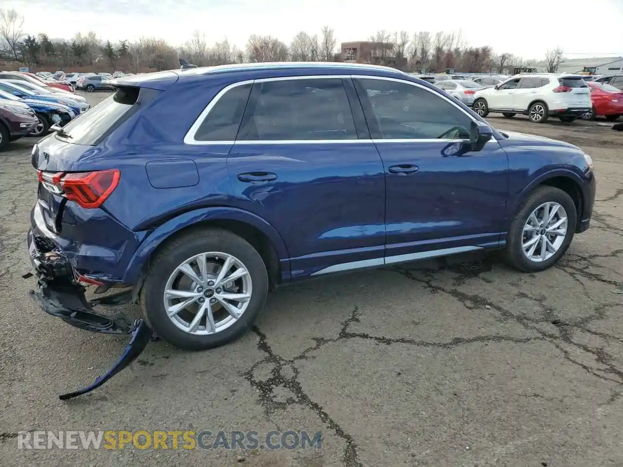 3 Photograph of a damaged car WA1DECF35N1113041 AUDI Q3 2022
