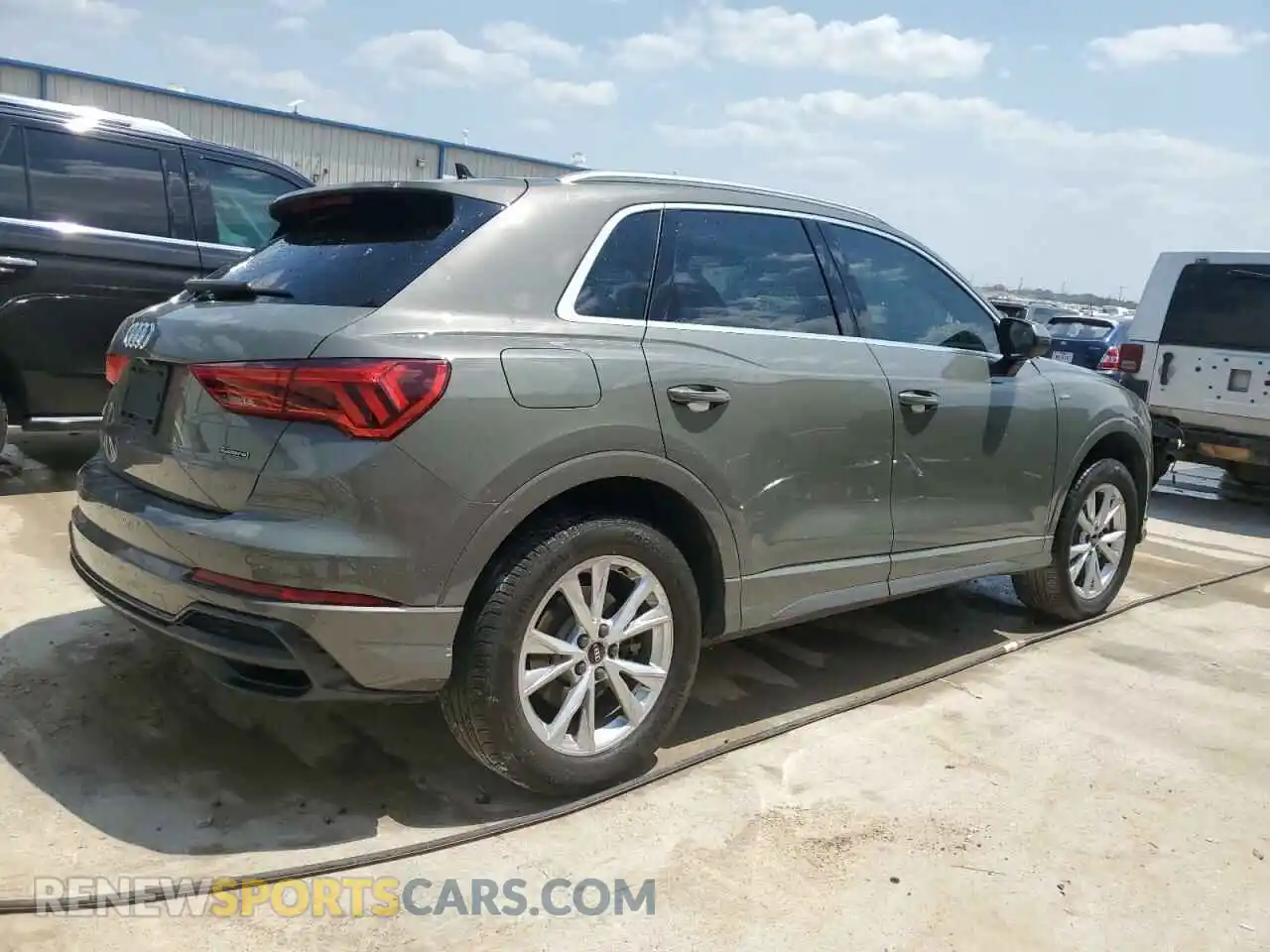 3 Photograph of a damaged car WA1DECF36N1072435 AUDI Q3 2022