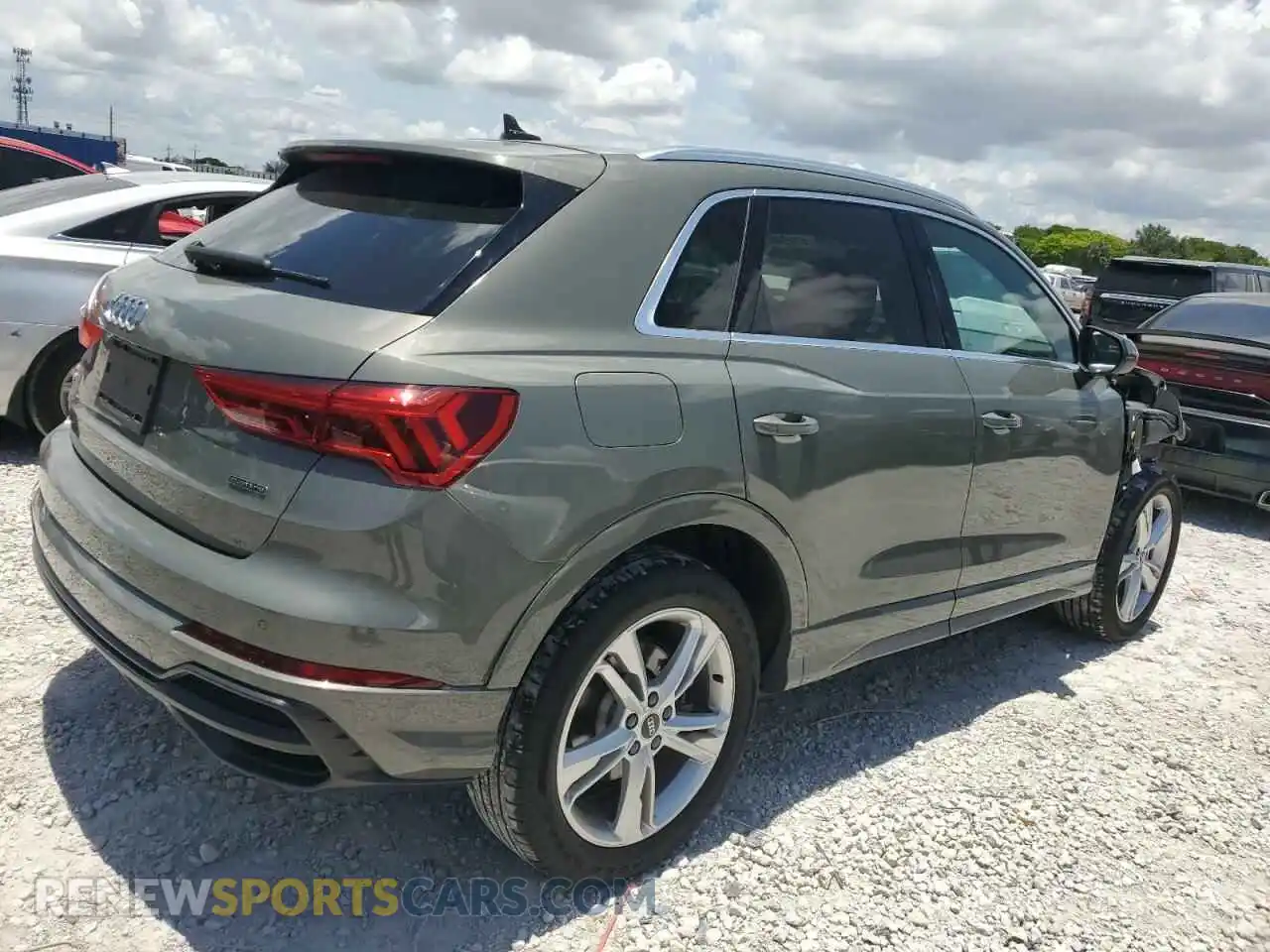 3 Photograph of a damaged car WA1DECF36N1128695 AUDI Q3 2022