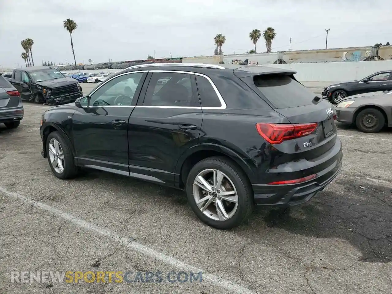 2 Photograph of a damaged car WA1DECF37N1004662 AUDI Q3 2022