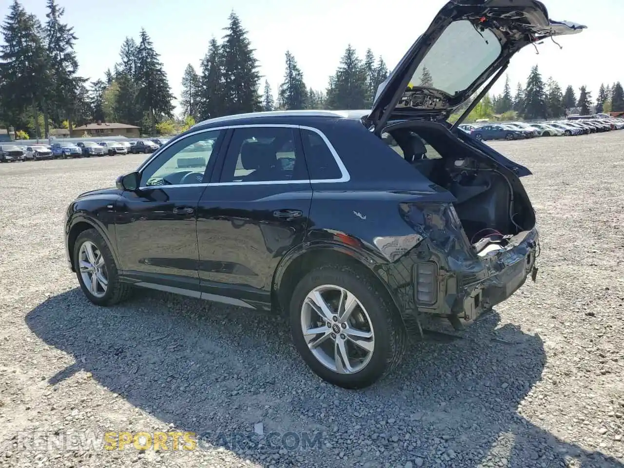 2 Photograph of a damaged car WA1DECF37N1048323 AUDI Q3 2022