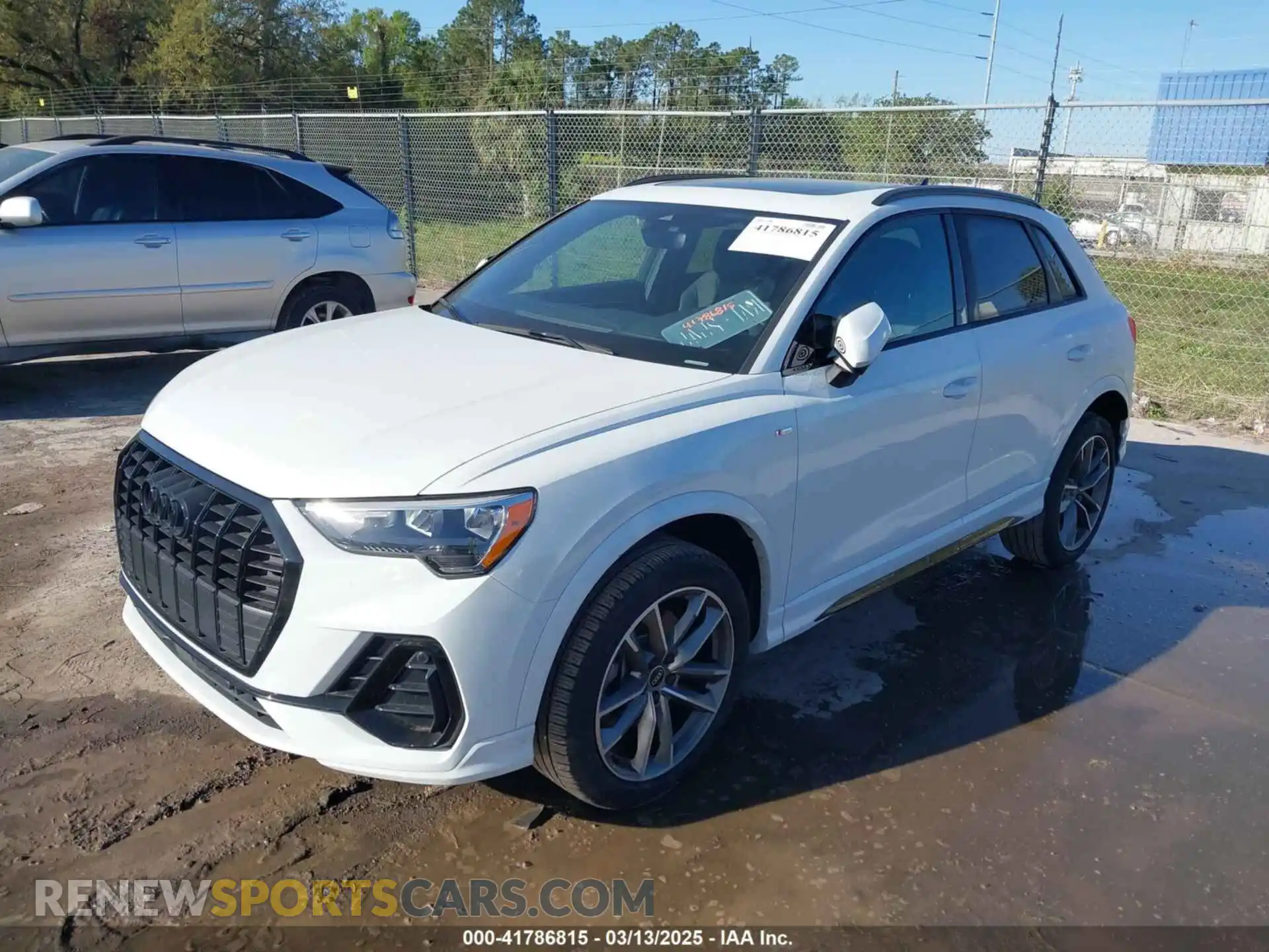 2 Photograph of a damaged car WA1DECF37N1092225 AUDI Q3 2022