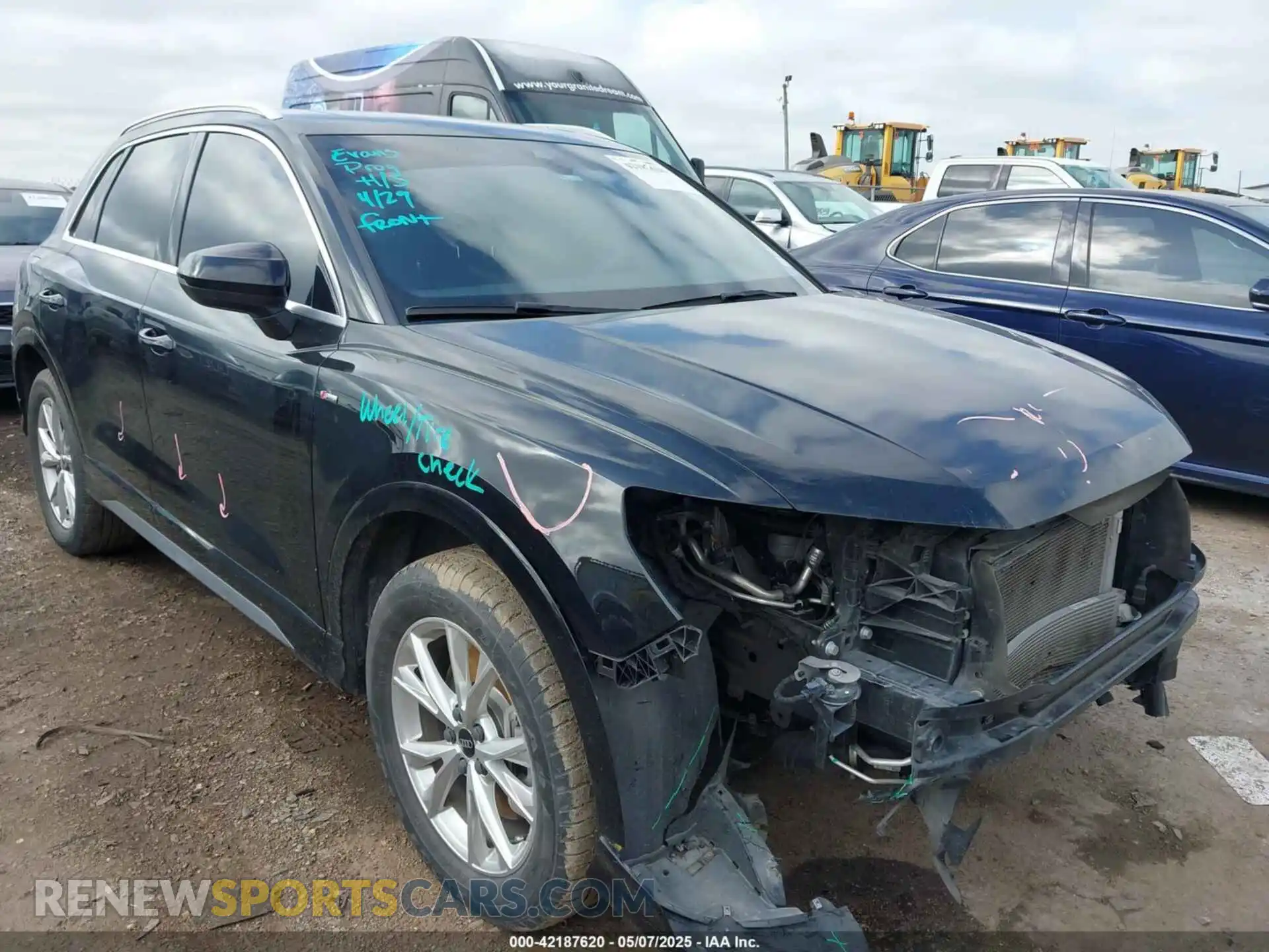 1 Photograph of a damaged car WA1DECF37N1125014 AUDI Q3 2022