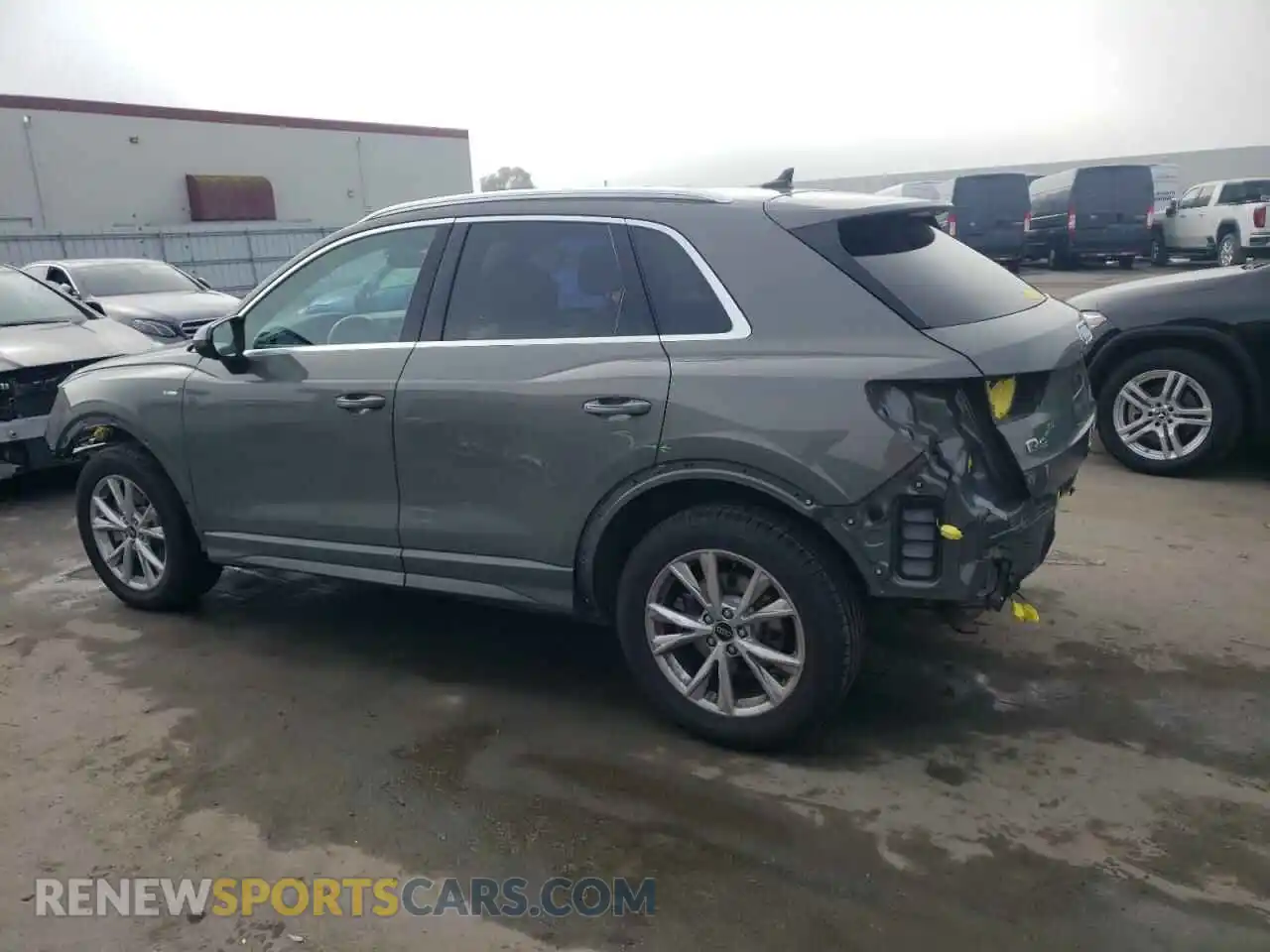 2 Photograph of a damaged car WA1DECF37N1149782 AUDI Q3 2022