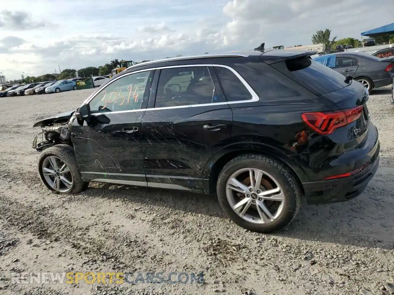 2 fotografías del automóvil dañado WA1DECF39N1028297 AUDI Q3 2022