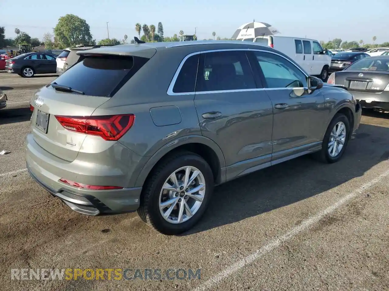 3 Photograph of a damaged car WA1DECF39N1072686 AUDI Q3 2022
