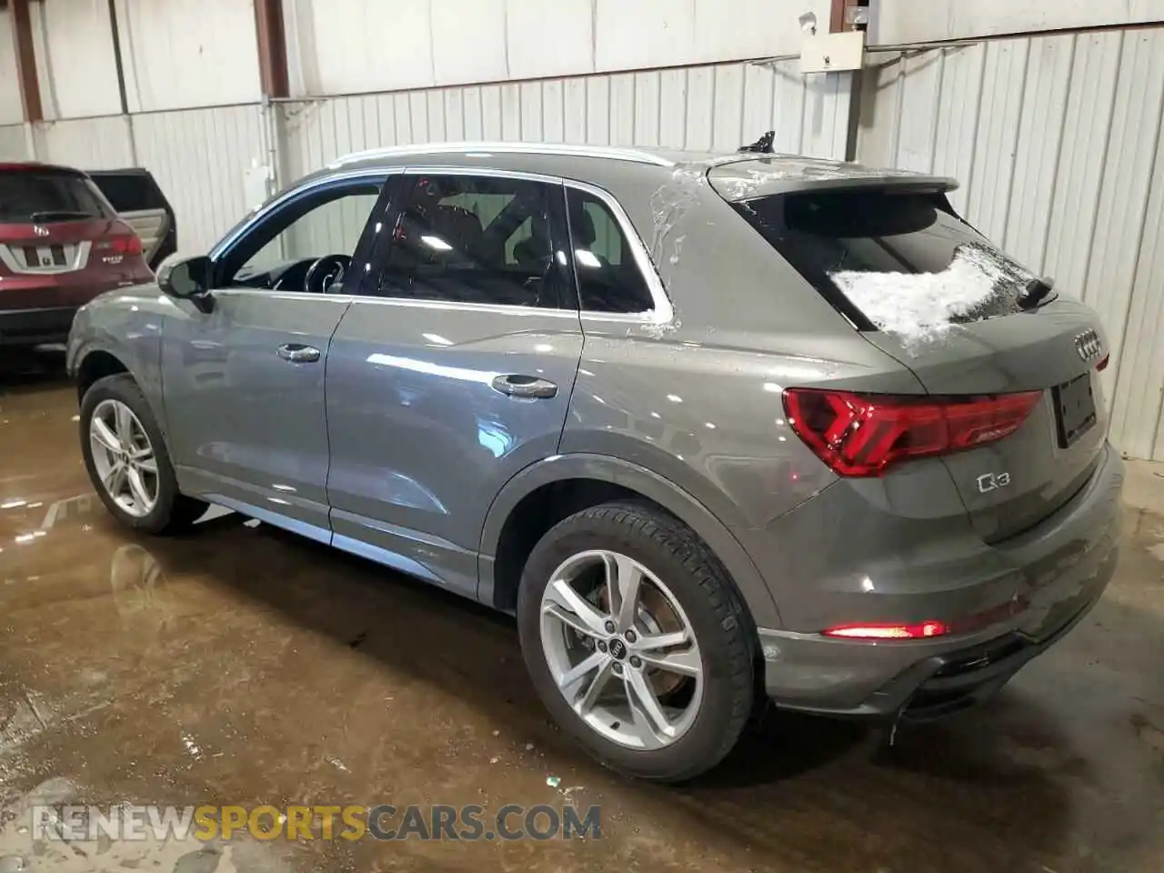 2 Photograph of a damaged car WA1DECF39N1074065 AUDI Q3 2022