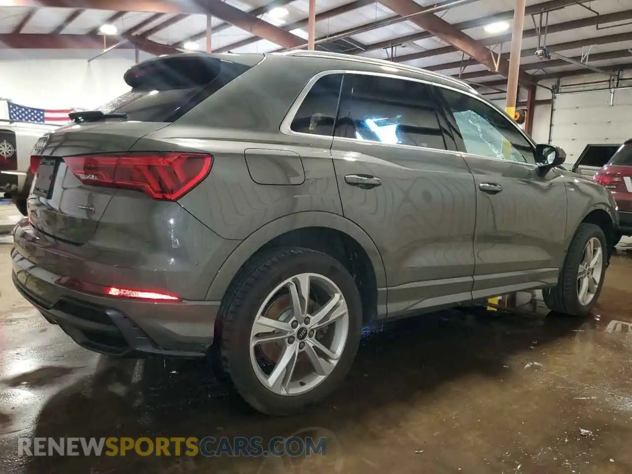 3 Photograph of a damaged car WA1DECF39N1074065 AUDI Q3 2022