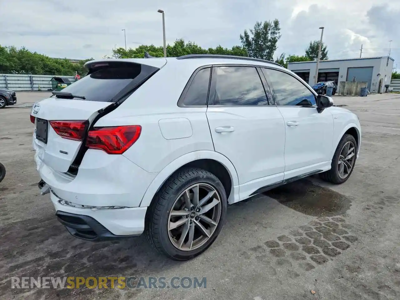 3 Photograph of a damaged car WA1DECF3XN1048090 AUDI Q3 2022
