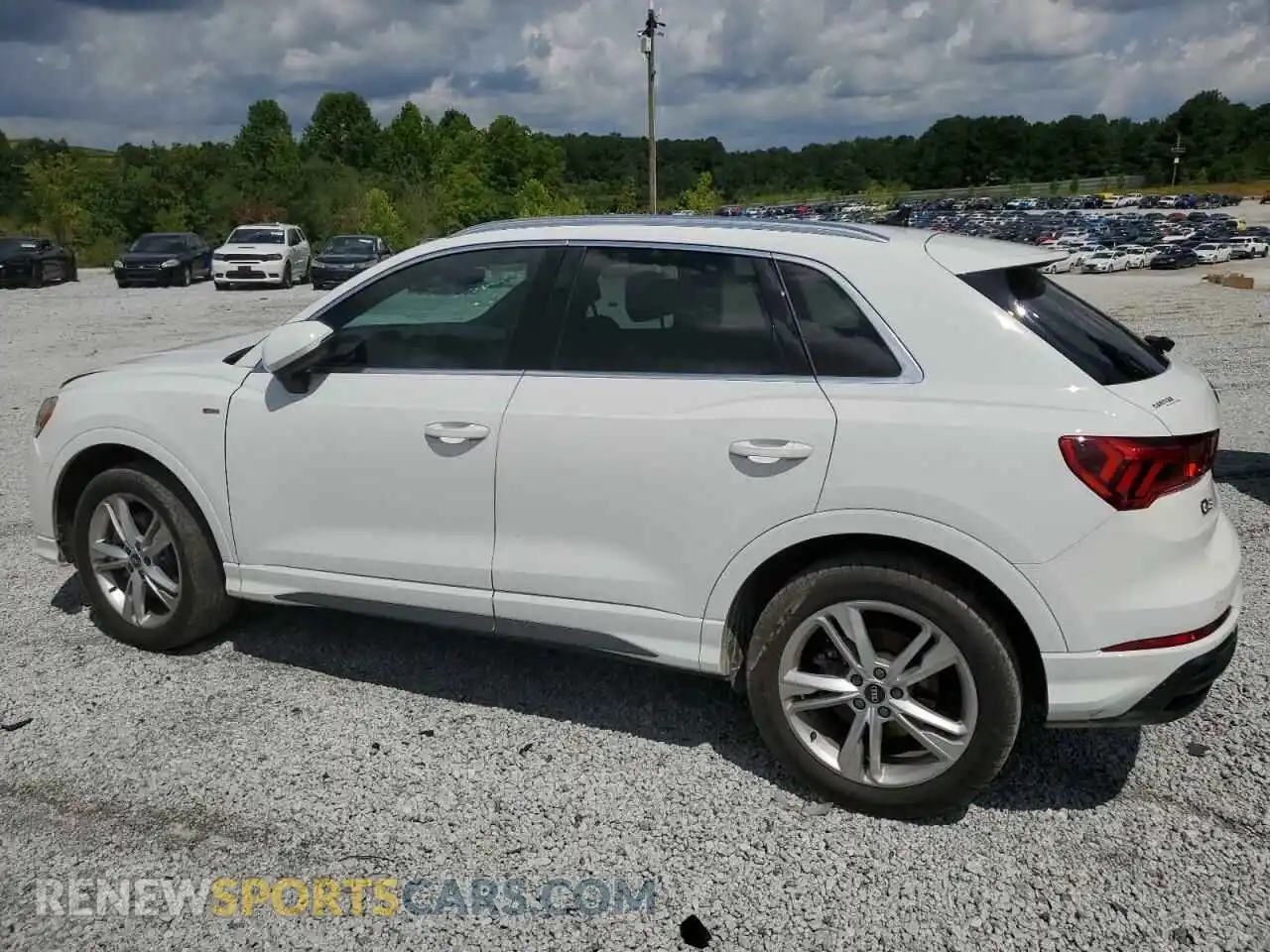 2 Photograph of a damaged car WA1DECF3XN1129011 AUDI Q3 2022