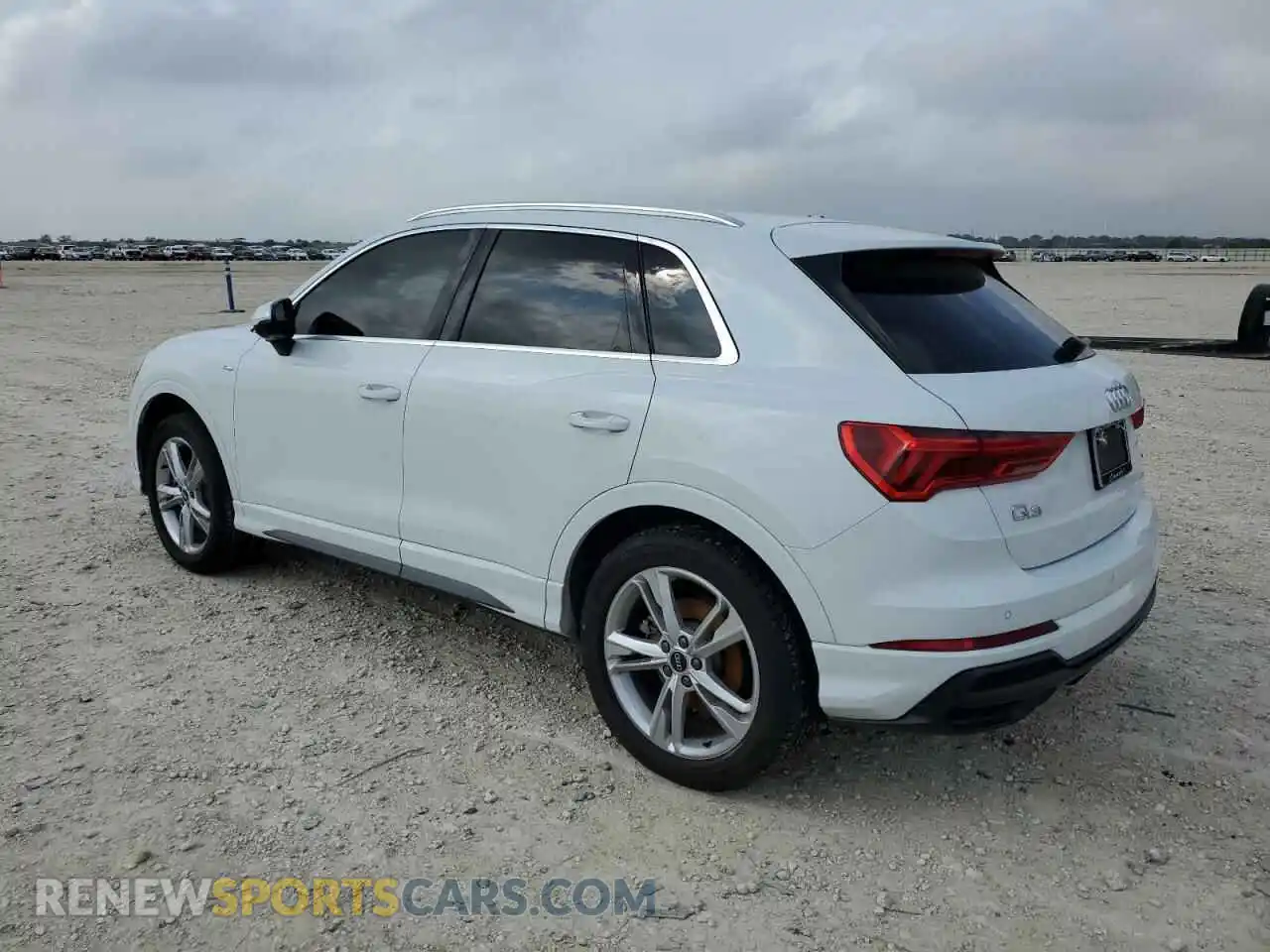 2 Photograph of a damaged car WA1EECF31N1047513 AUDI Q3 2022
