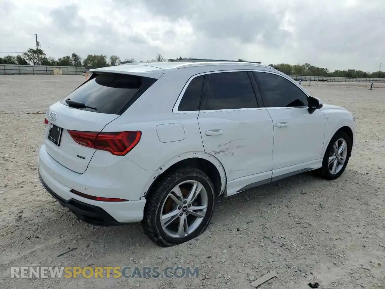 3 Photograph of a damaged car WA1EECF31N1047513 AUDI Q3 2022