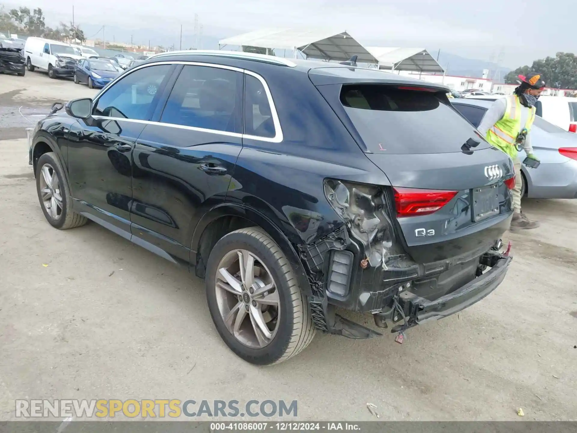 3 Photograph of a damaged car WA1EECF31N1049925 AUDI Q3 2022
