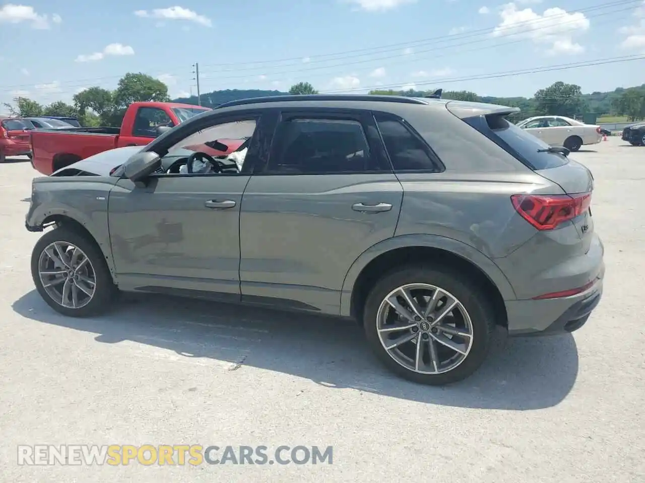 2 Photograph of a damaged car WA1EECF33N1143143 AUDI Q3 2022