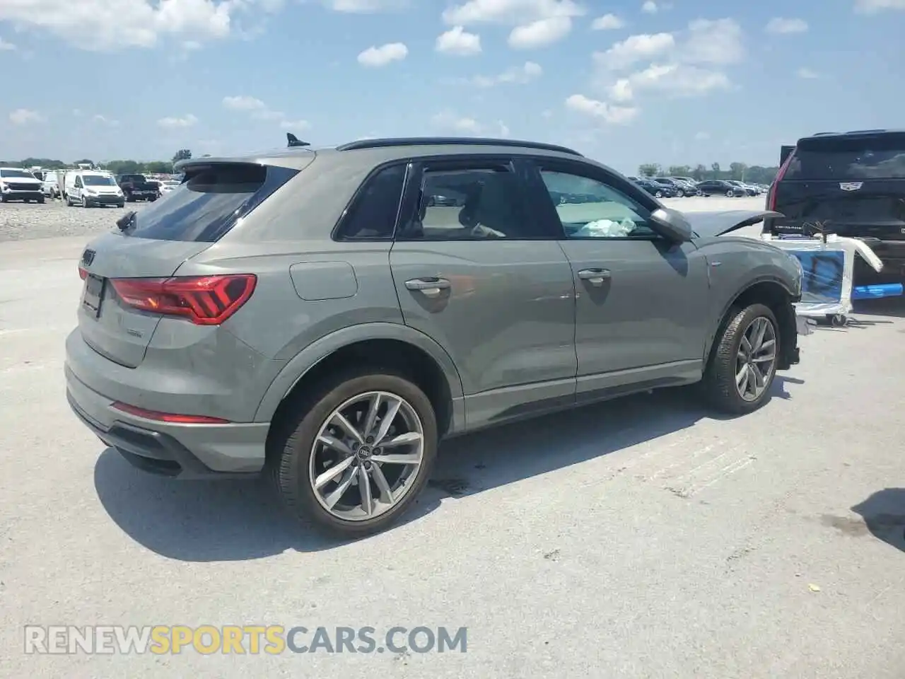 3 Photograph of a damaged car WA1EECF33N1143143 AUDI Q3 2022