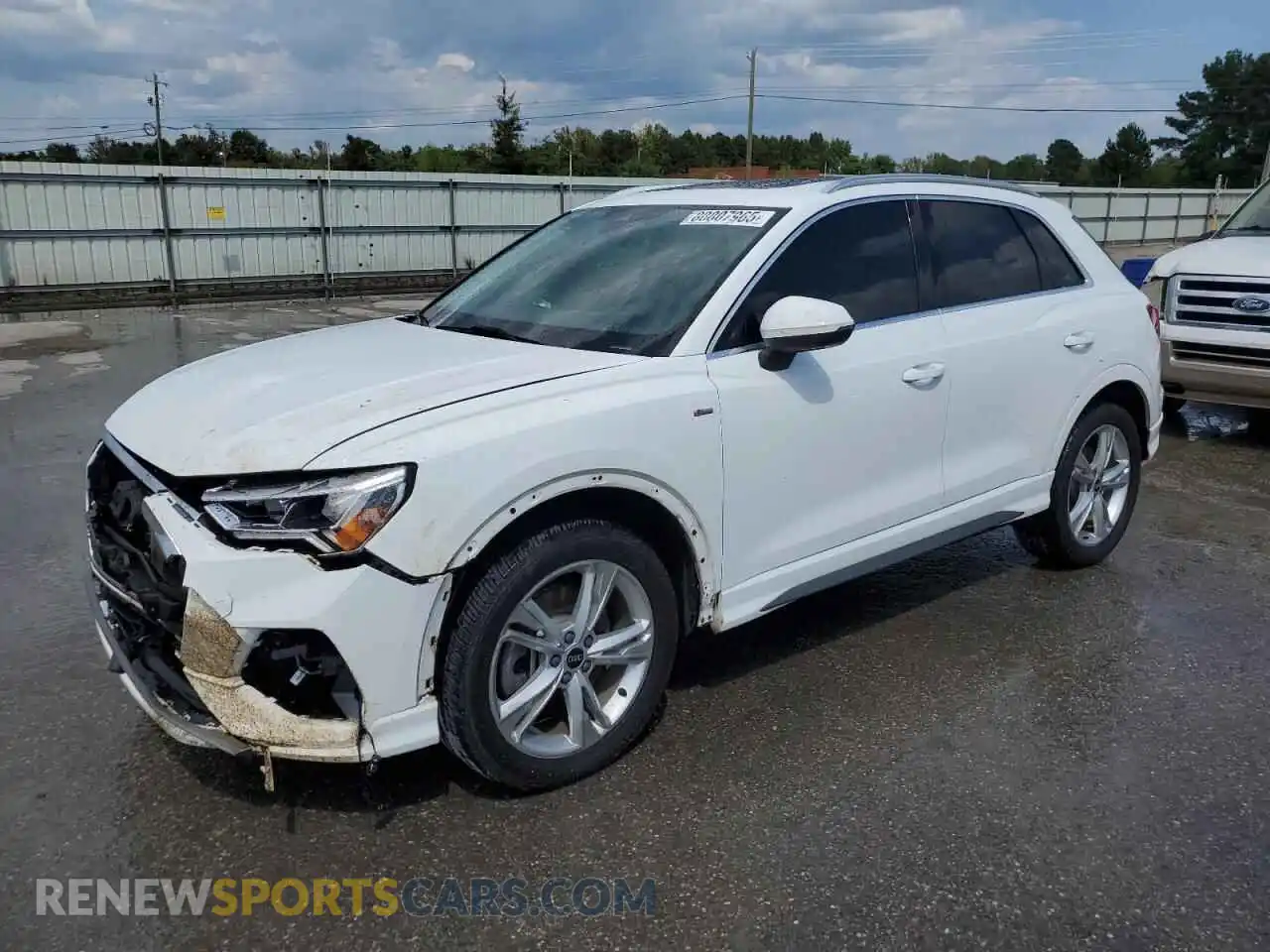 1 Photograph of a damaged car WA1EECF34N1008379 AUDI Q3 2022