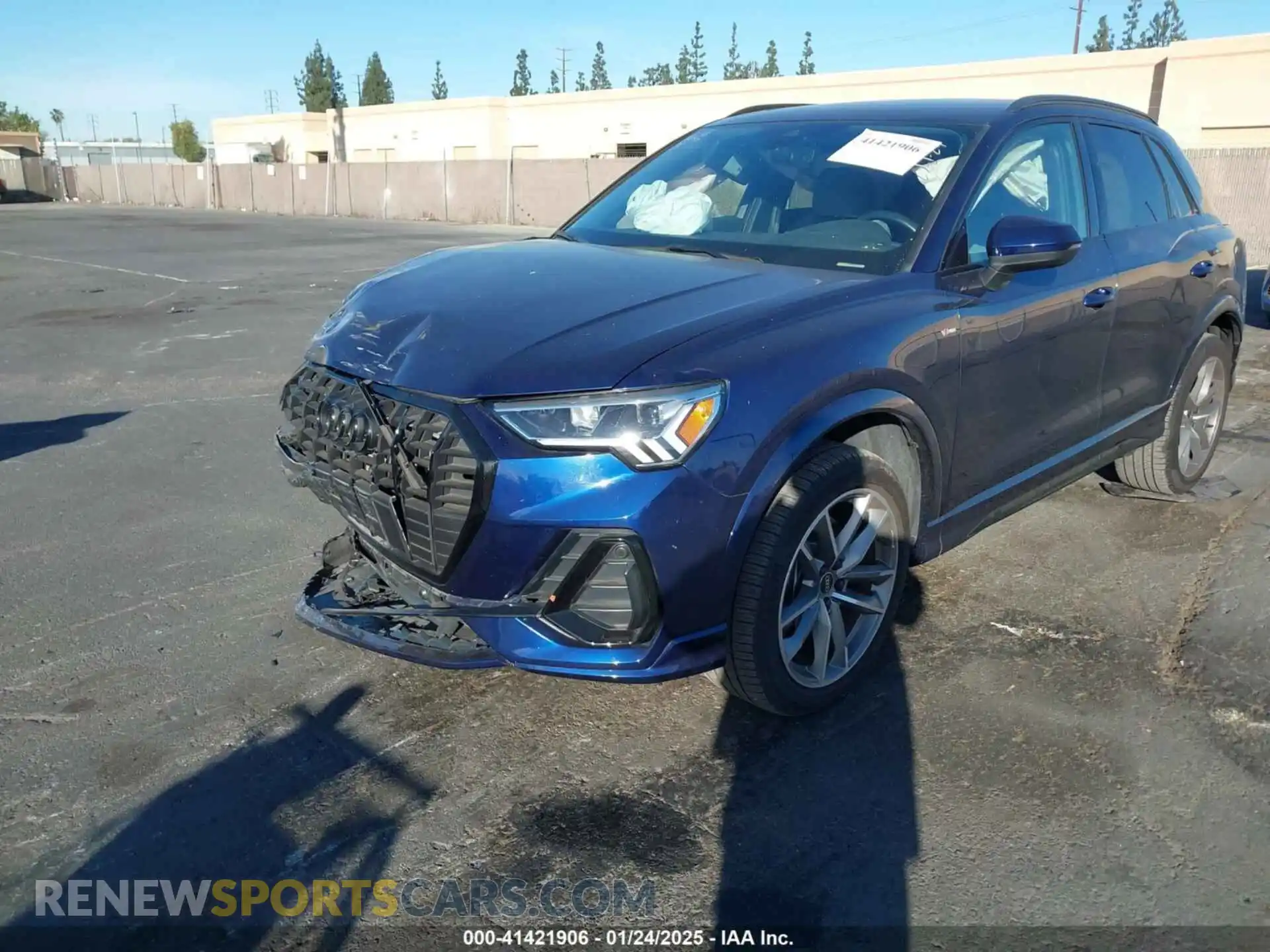 2 Photograph of a damaged car WA1EECF34N1043973 AUDI Q3 2022