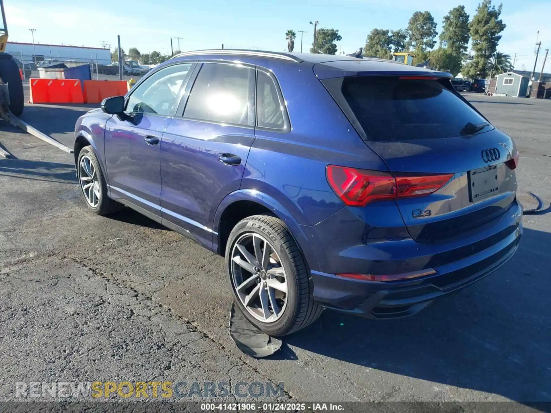 3 Photograph of a damaged car WA1EECF34N1043973 AUDI Q3 2022