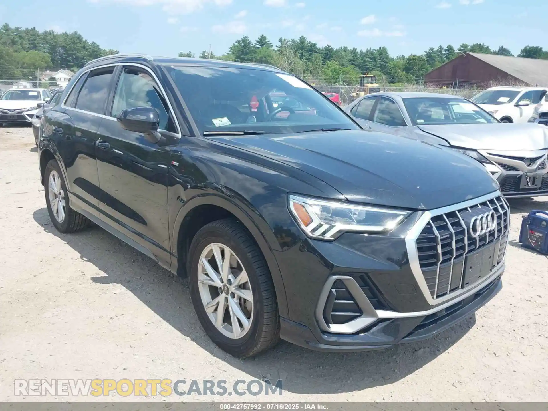 1 Photograph of a damaged car WA1EECF35N1004986 AUDI Q3 2022