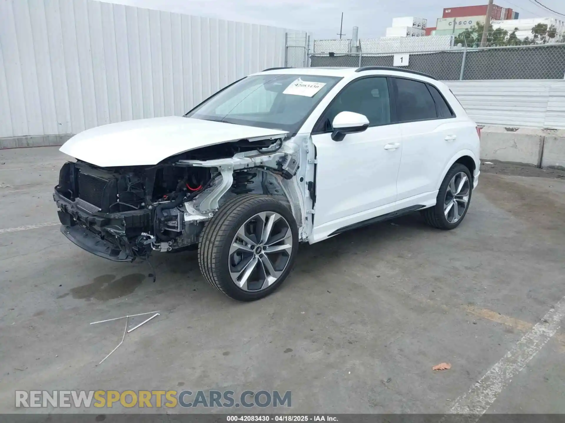 2 Photograph of a damaged car WA1EECF35N1017446 AUDI Q3 2022