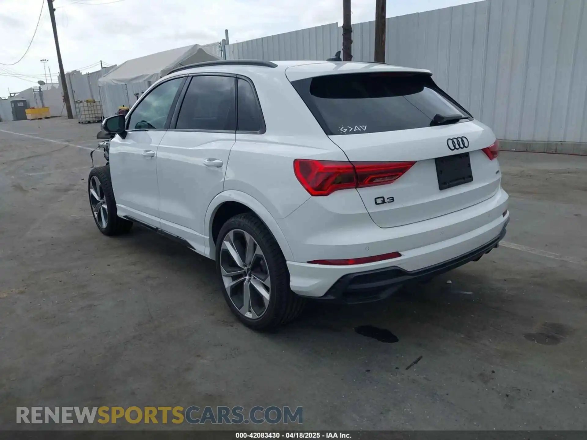 3 Photograph of a damaged car WA1EECF35N1017446 AUDI Q3 2022