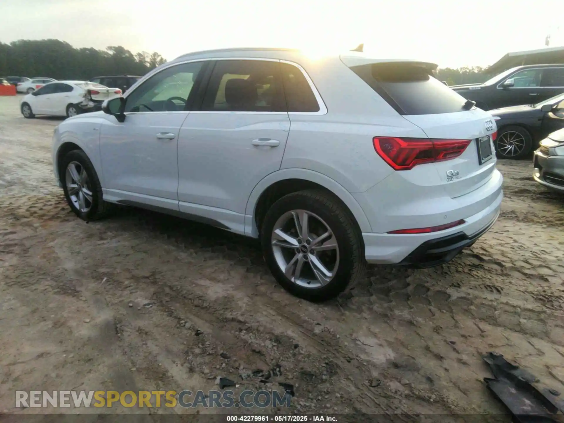 3 Photograph of a damaged car WA1EECF35N1035137 AUDI Q3 2022