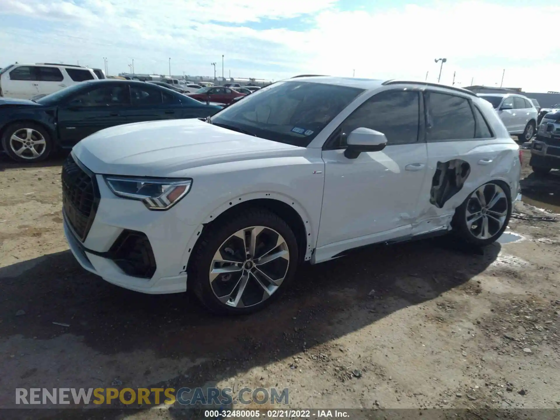 2 Photograph of a damaged car WA1EECF36N1035129 AUDI Q3 2022