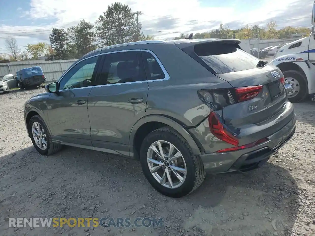 2 Photograph of a damaged car WA1EECF36N1136364 AUDI Q3 2022