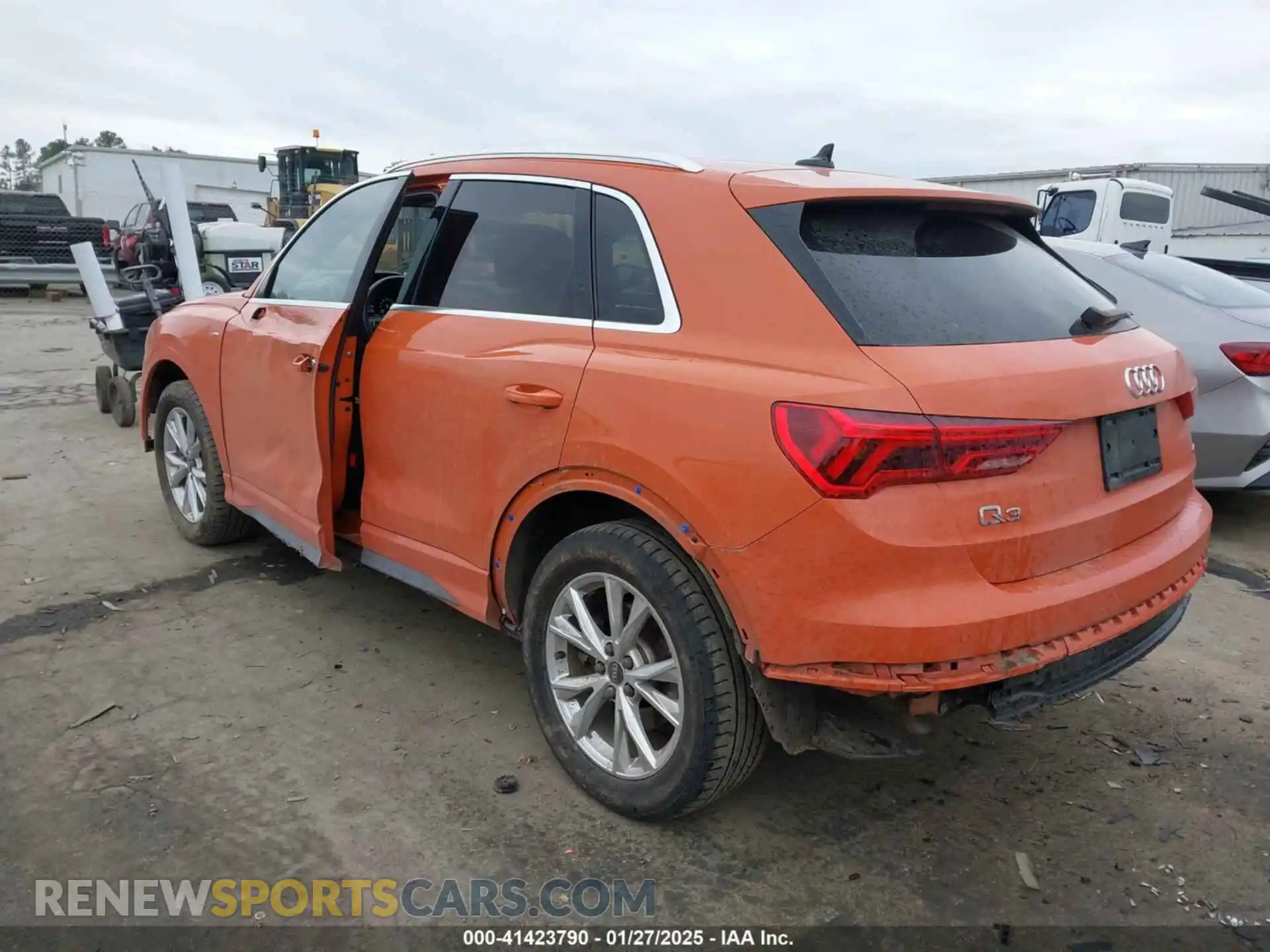 3 Photograph of a damaged car WA1EECF36N1149129 AUDI Q3 2022