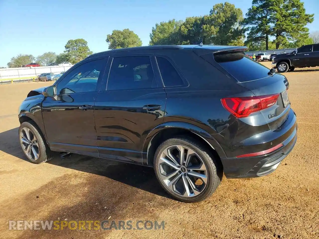 2 Фотография поврежденного автомобиля WA1EECF37N1004133 AUDI Q3 2022