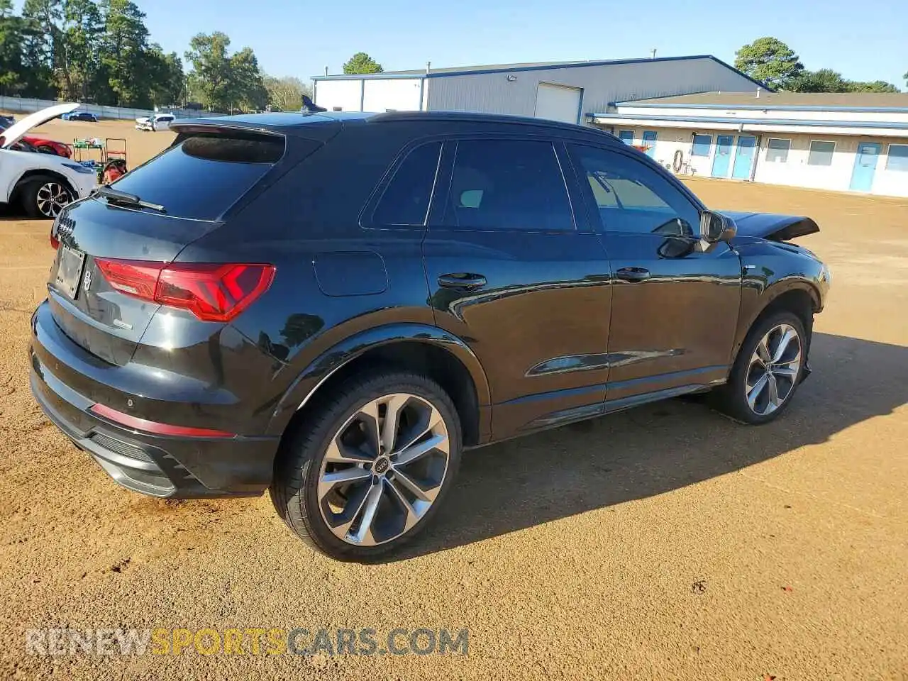 3 Фотография поврежденного автомобиля WA1EECF37N1004133 AUDI Q3 2022