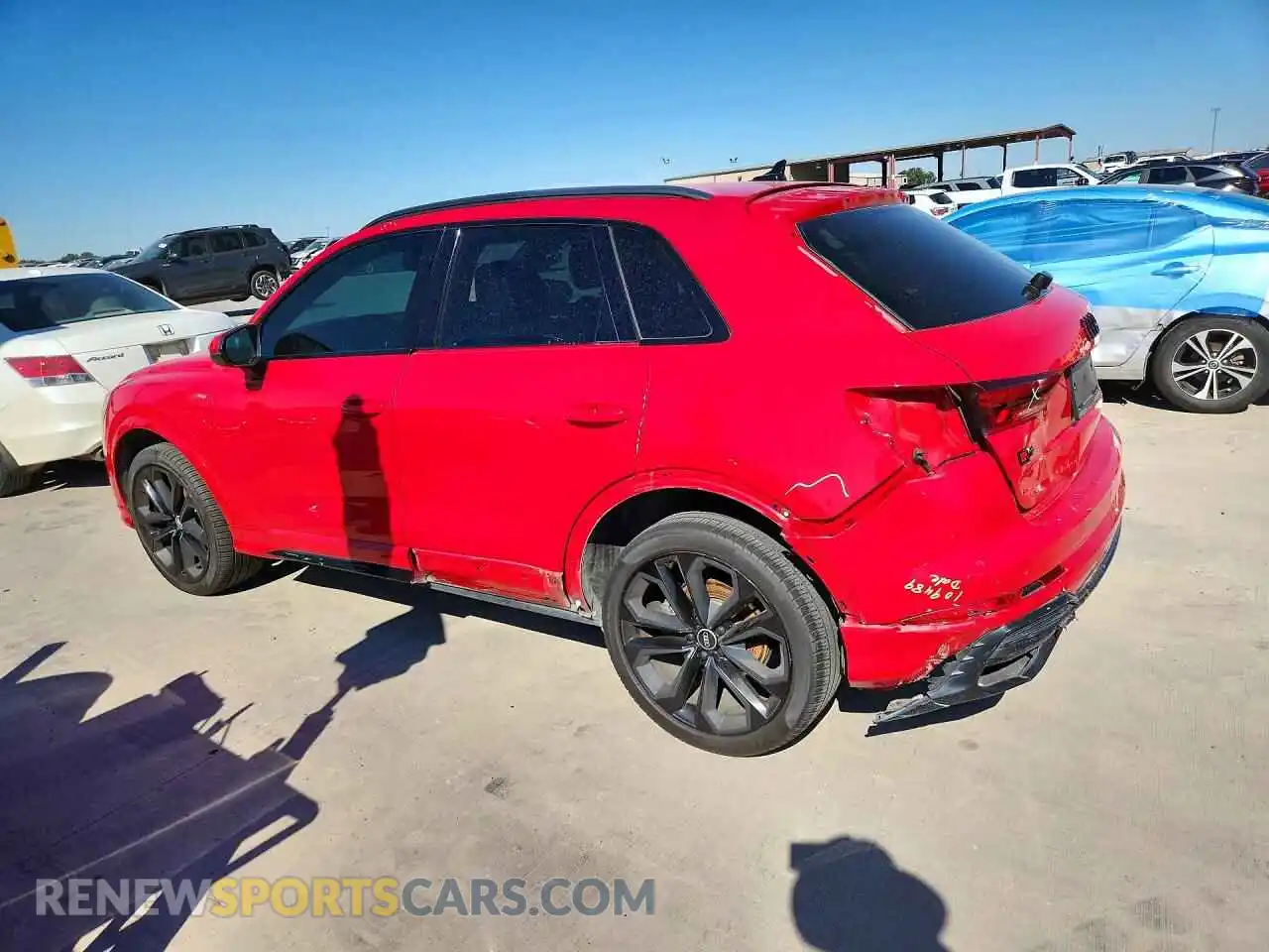 2 fotografías del automóvil dañado WA1EECF37N1040839 AUDI Q3 2022
