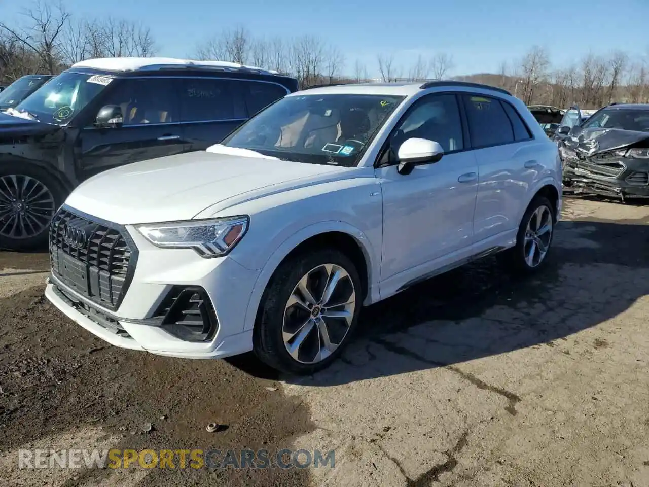 1 Photograph of a damaged car WA1EECF38N1075972 AUDI Q3 2022