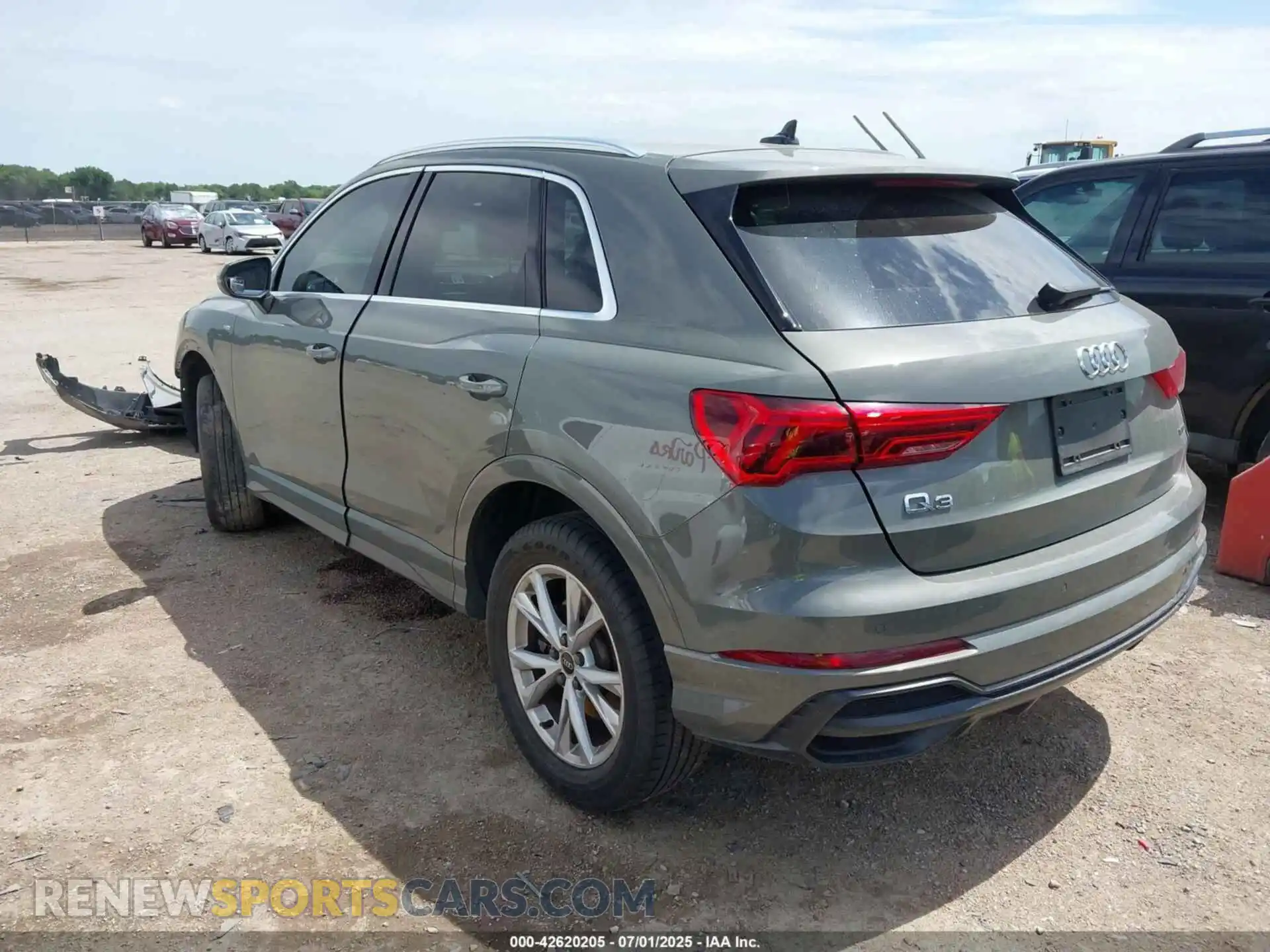 3 Photograph of a damaged car WA1EECF39N1078993 AUDI Q3 2022