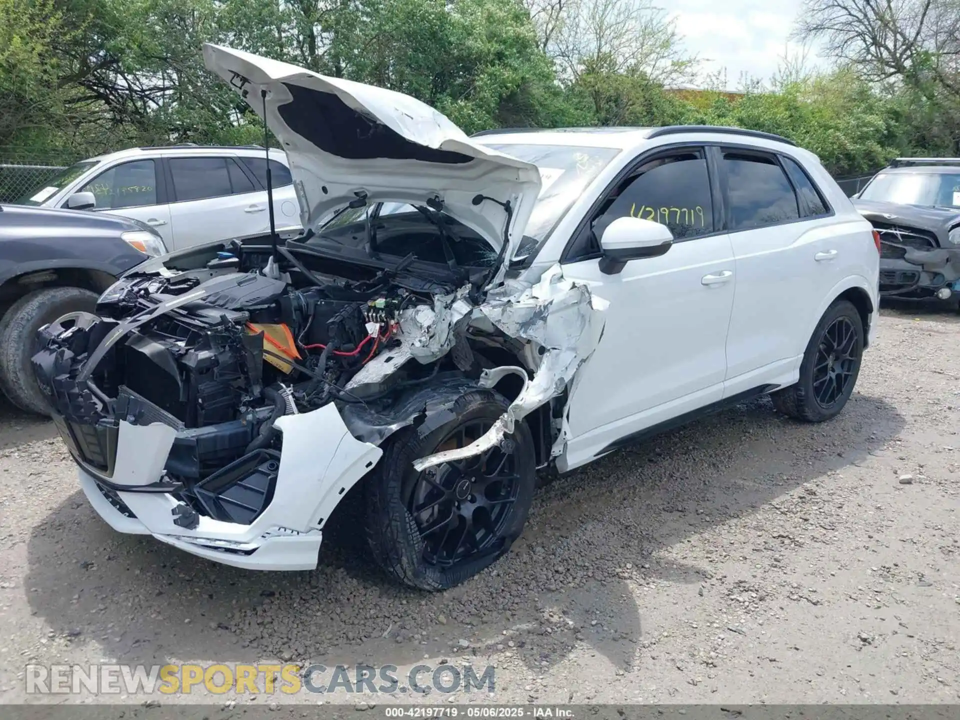 2 Photograph of a damaged car WA1EECF3XN1007804 AUDI Q3 2022