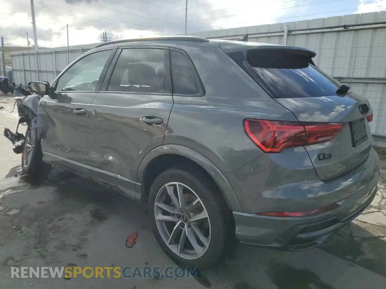 2 Photograph of a damaged car WA1EECF3XN1045971 AUDI Q3 2022
