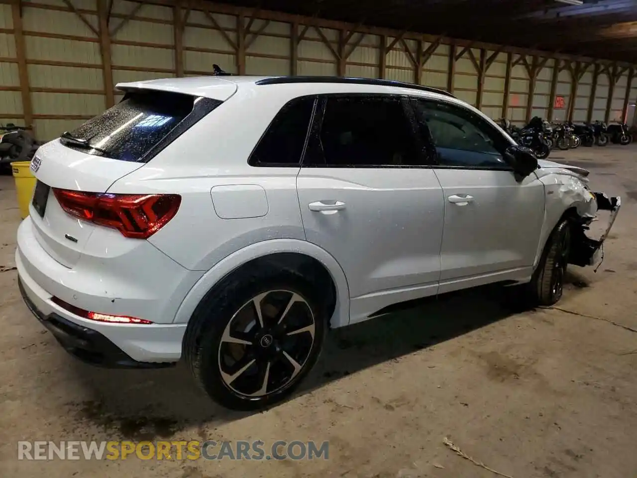 3 Photograph of a damaged car WA1FECF32N1012127 AUDI Q3 2022
