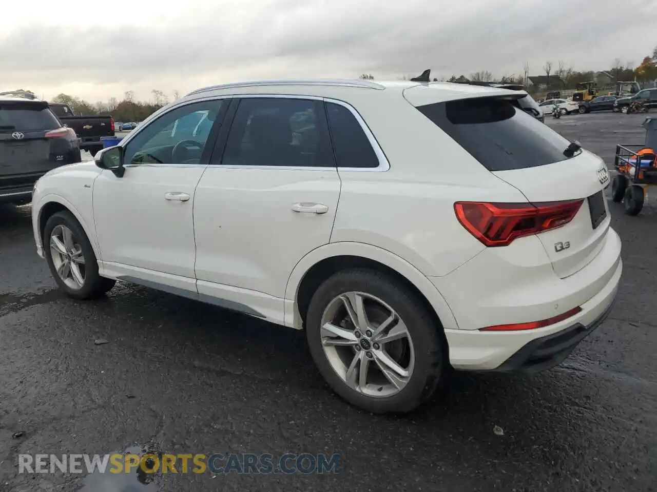 2 fotografías del automóvil dañado WA1DECF30P1123091 AUDI Q3 2023