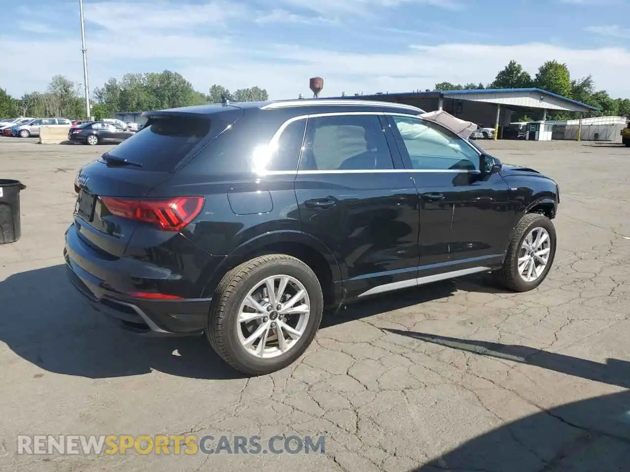 3 Photograph of a damaged car WA1DECF31P1144628 AUDI Q3 2023